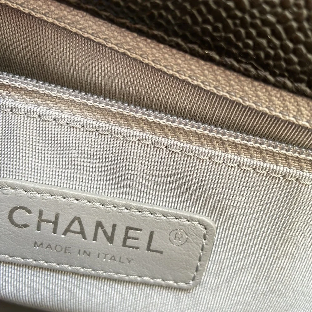 CHANEL Caviar Quilted French Riviera Flap bag - Picture 11 of 12